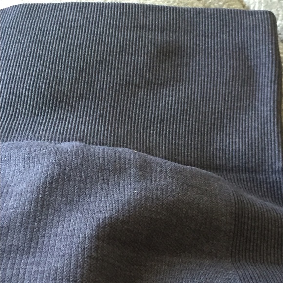 LULULEMON navy blue CAPRI leggings (m)6 - Picture 13 of 13